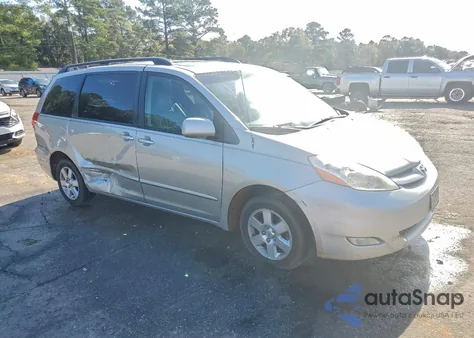 2010 Toyota Sienna Xle z USA, uszkodzony, nr VIN 5TDYK4CC5AS320181